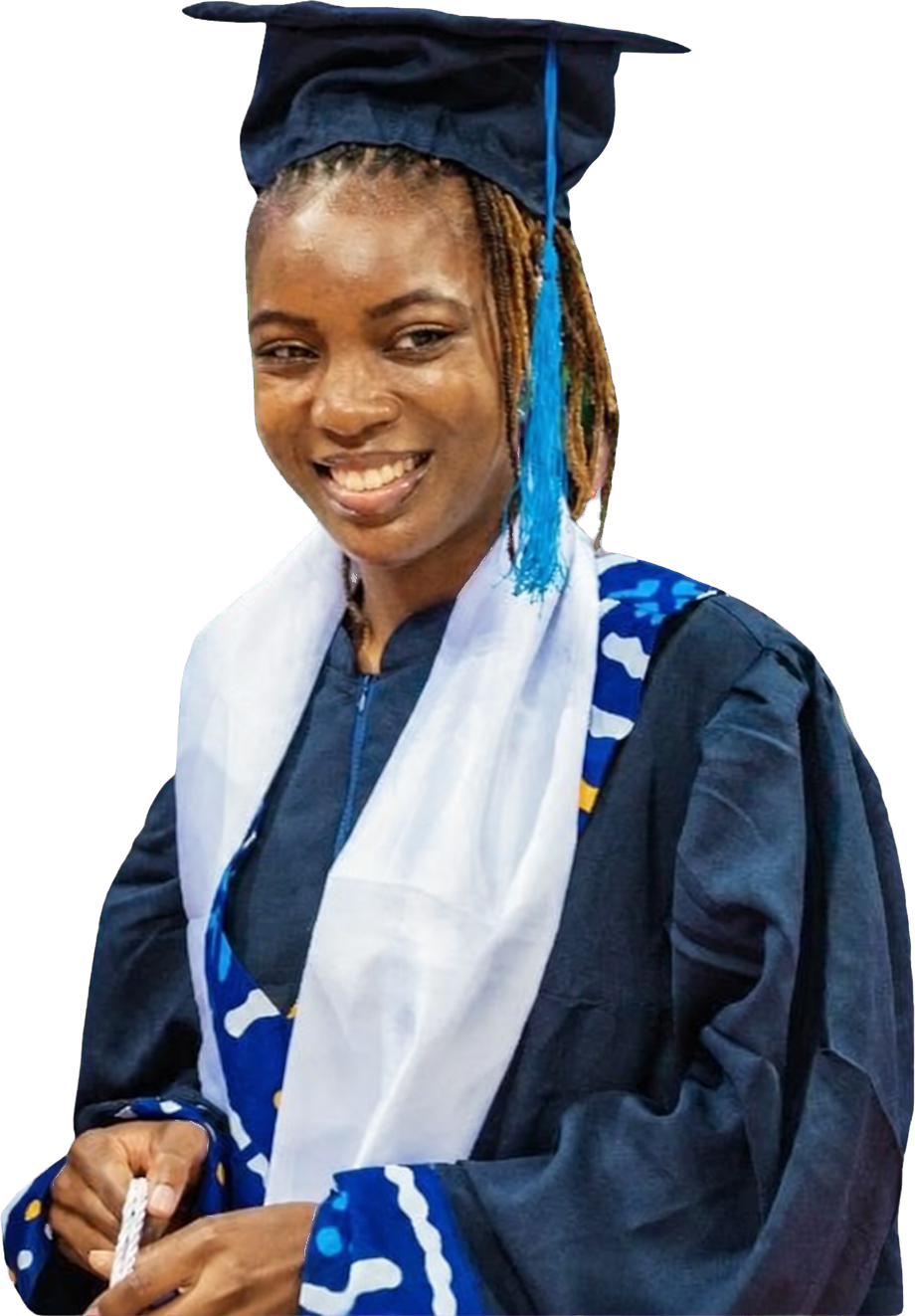 Jeune diplômée en tenue de cérémonie